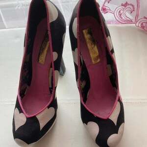 BabyCham Heart Print Platform Heels, Black & Pink - Women's Size 6.5